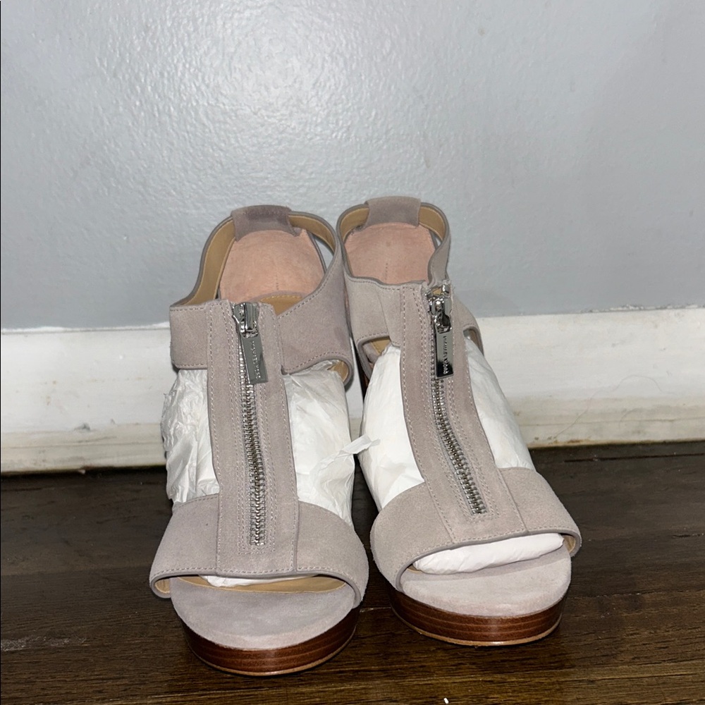 Micheal kors Berkley sandals size 7.5 women’s no box